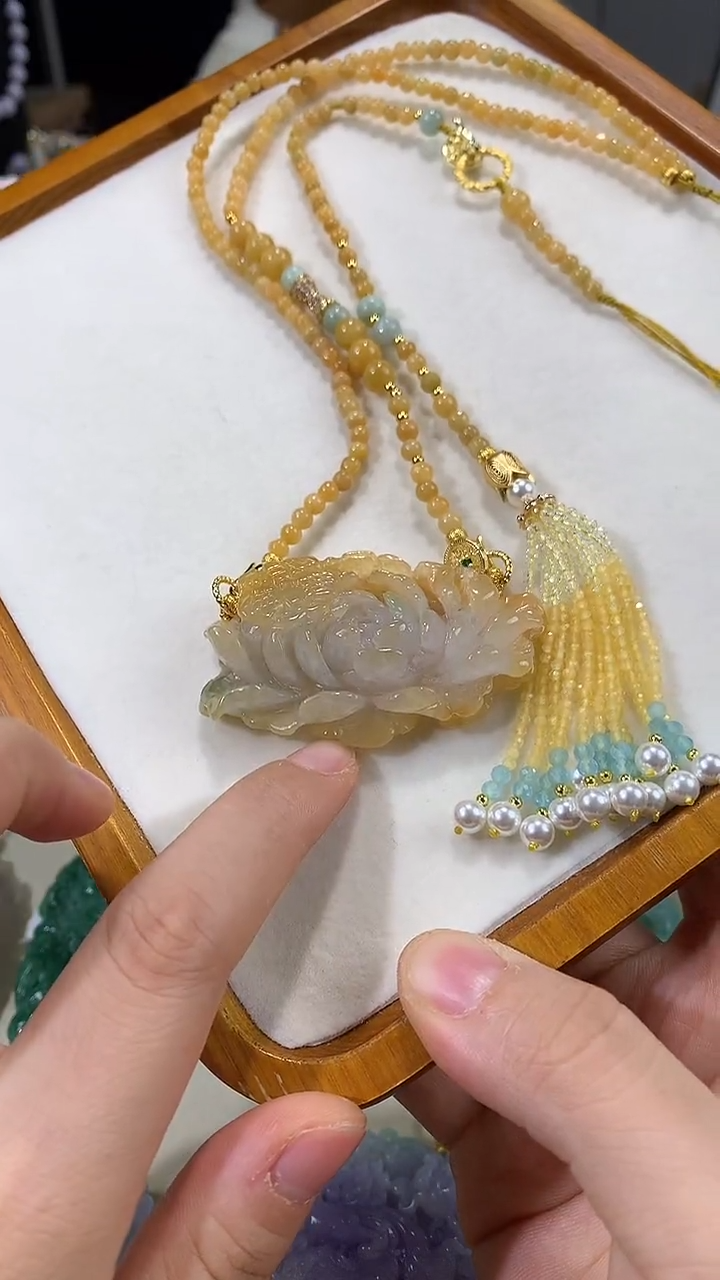 颈饰未镶嵌翡翠吊坠