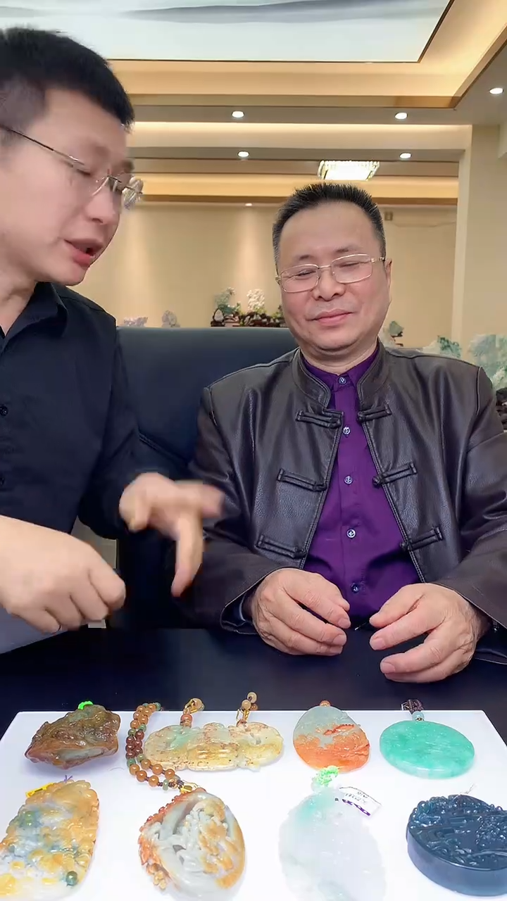 【闪购商品】定制翡翠未镶嵌1089hm-毛货挂件