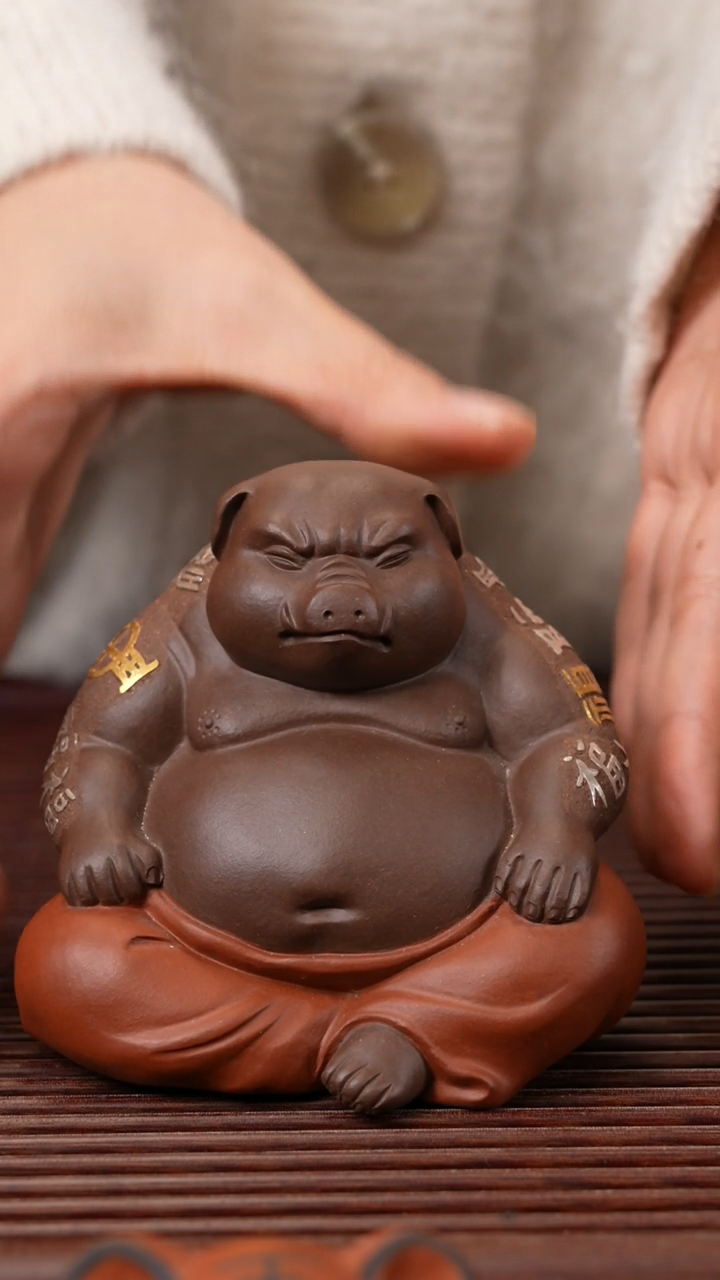 【闪购商品】紫砂茶宠社会猪（描金银）