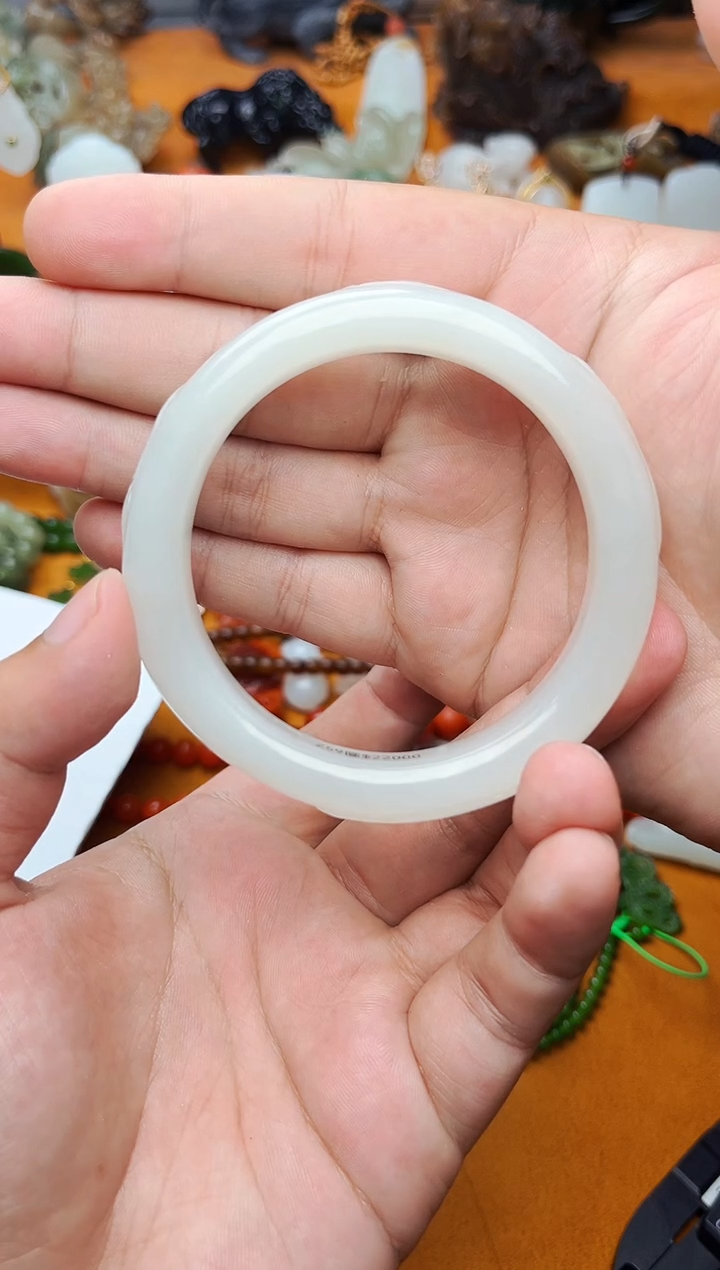 【闪购商品】和田玉手镯未镶嵌59圈口