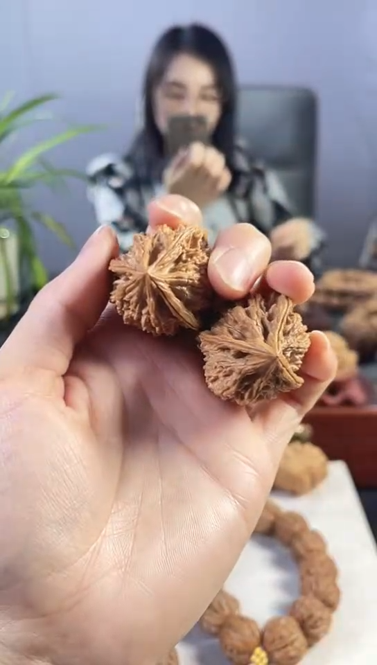 把件文玩核桃27号鸡心三棱