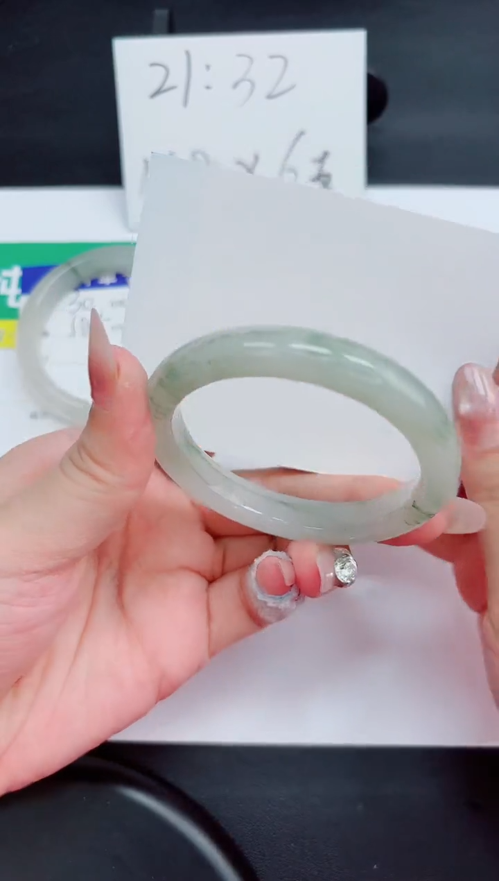 石英质玉手镯未镶嵌31-54.6