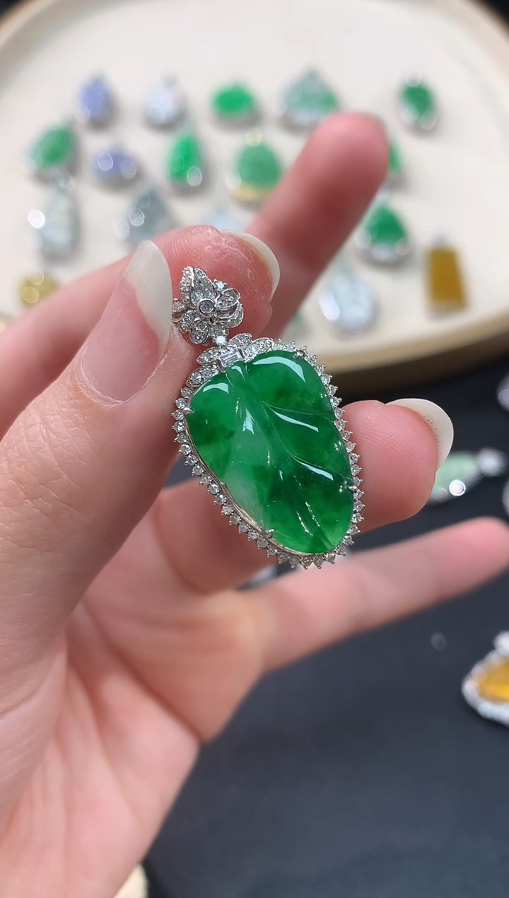 【闪购商品】翡翠吊坠(不含链)18K金镶嵌叶子A86|8800