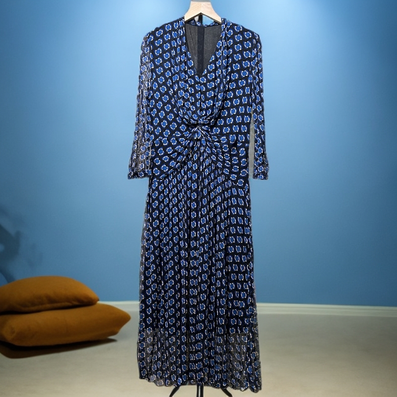 25款针织网眼桑蚕丝v领扭结连衣裙114018