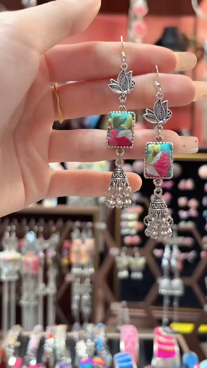 织绣 云织谣民族风精美饰品   149