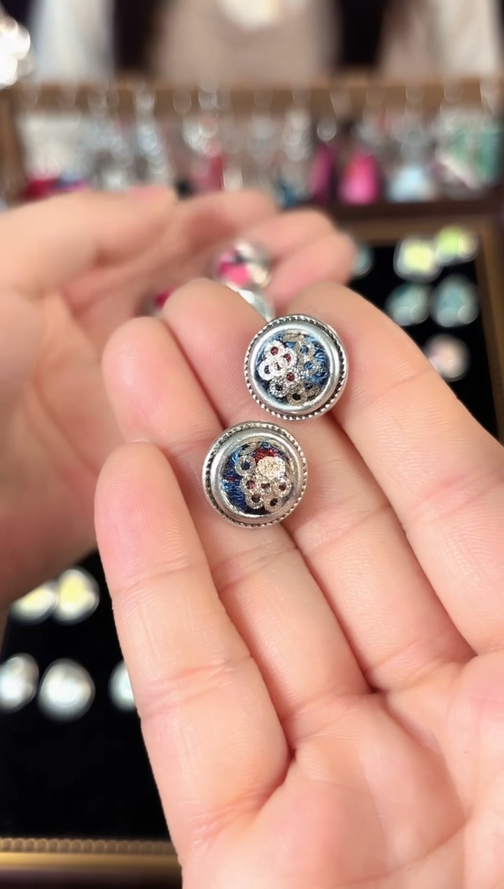 z***s彩云南阁非遗老绣饰品563*