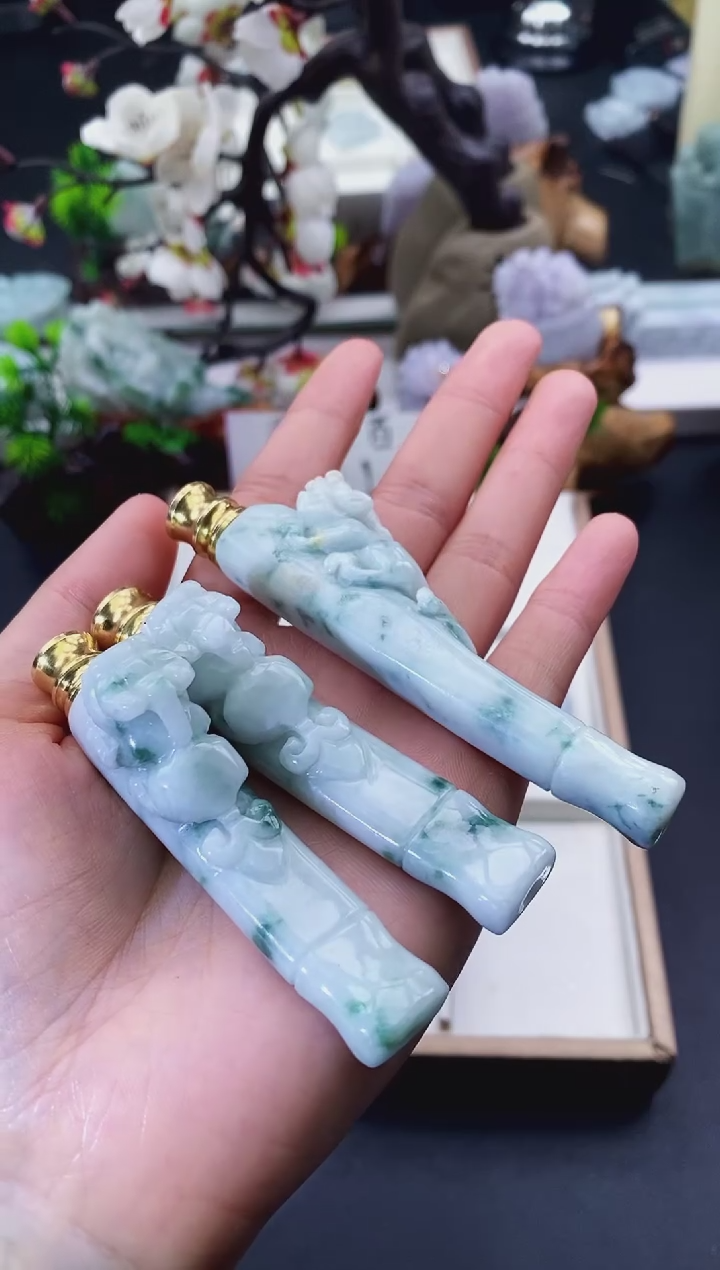 颈饰未镶嵌翡翠天然缅甸A货翡翠随机发一件