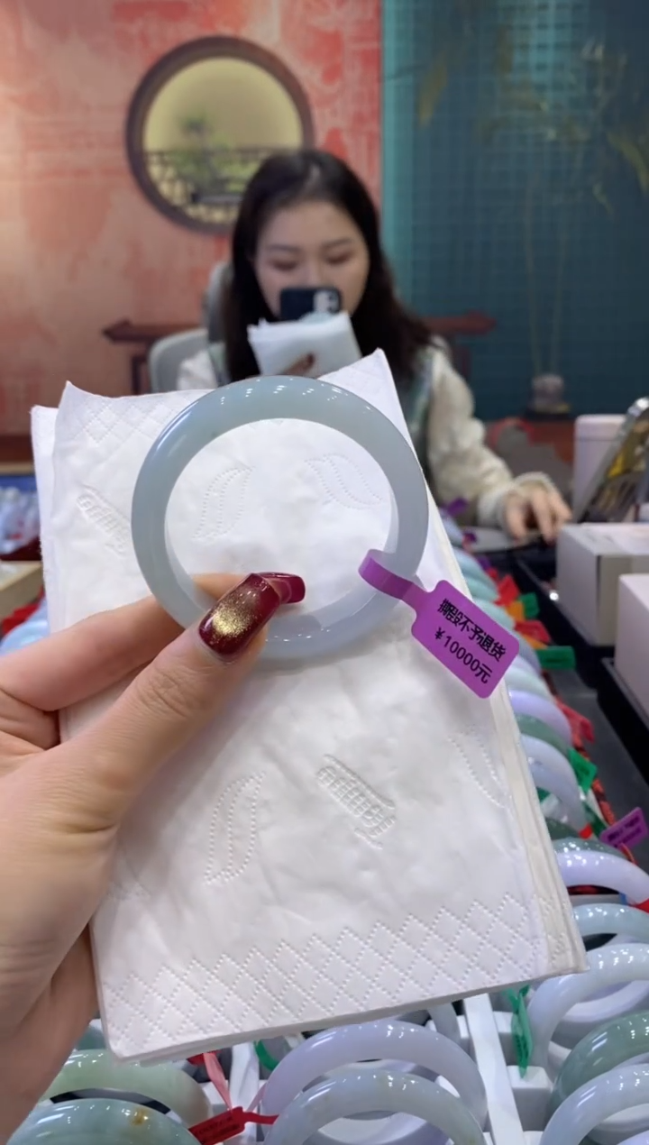 【闪购商品】翡翠手镯未镶嵌多人01937