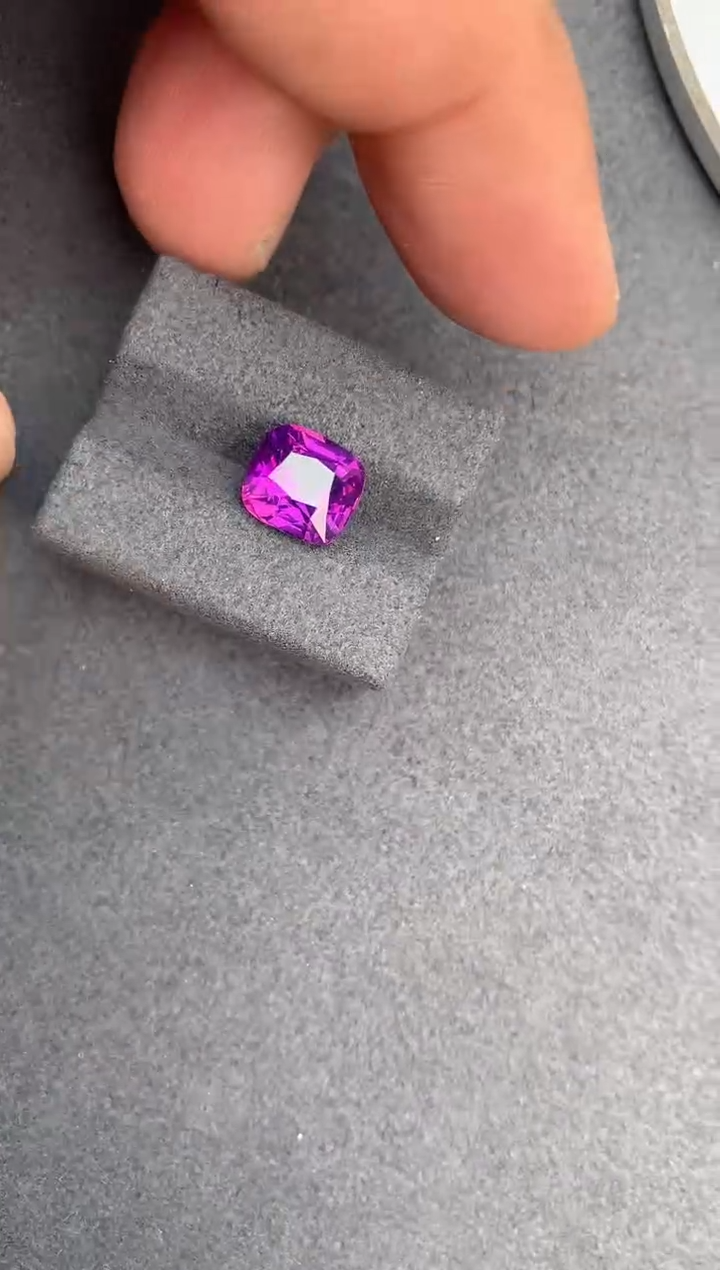 【闪购商品】蓝宝石裸石未镶嵌3.6ct紫蓝宝