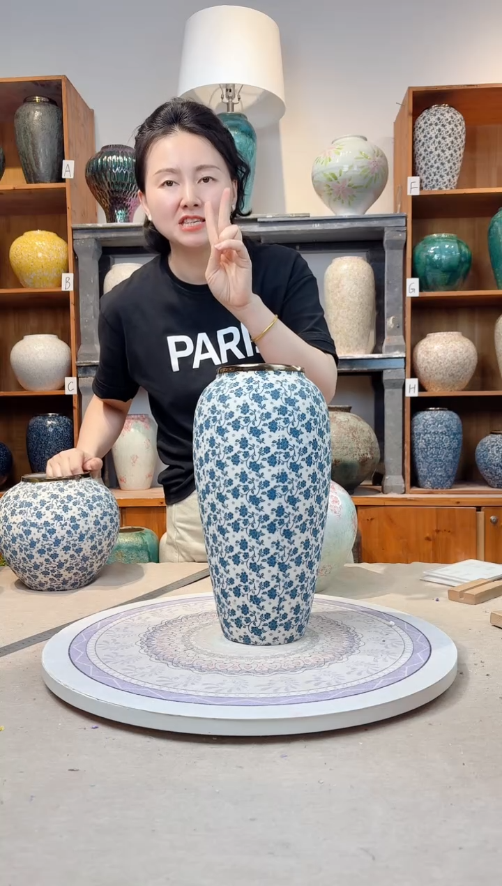 瓶陶瓷花瓶  白底小兰花 大号 正品