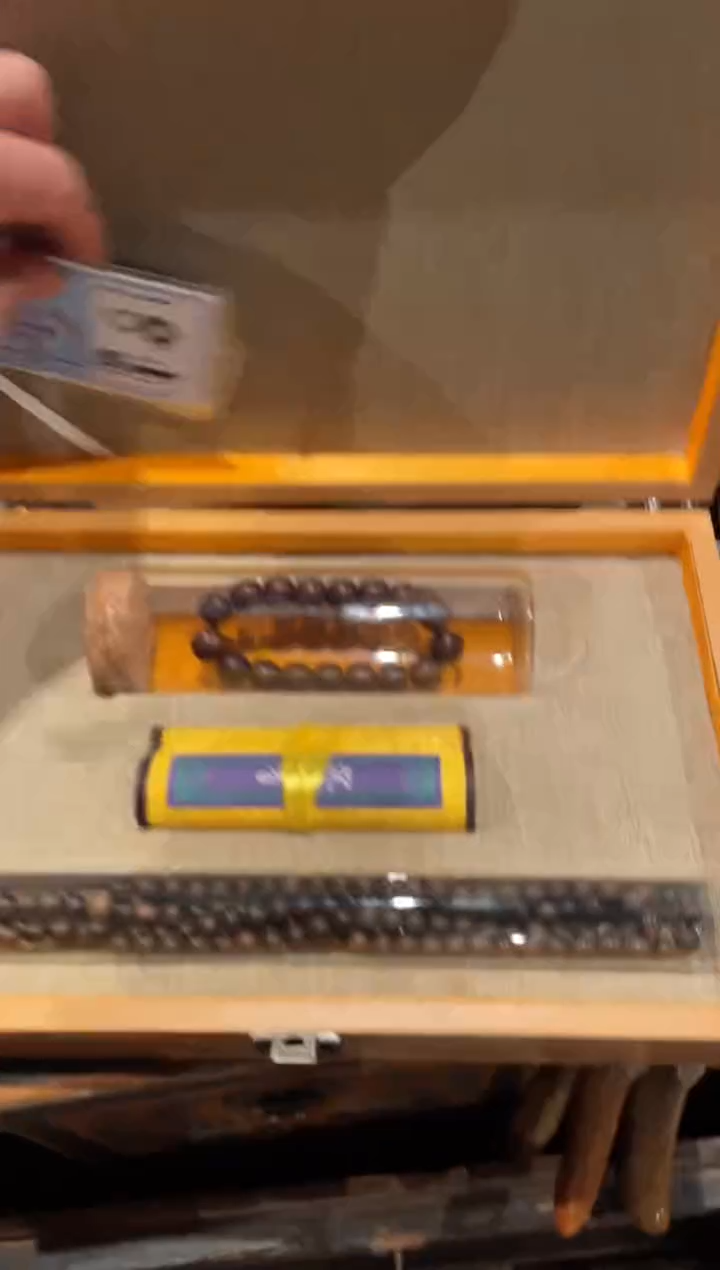 木一一一一一一沉红套盒