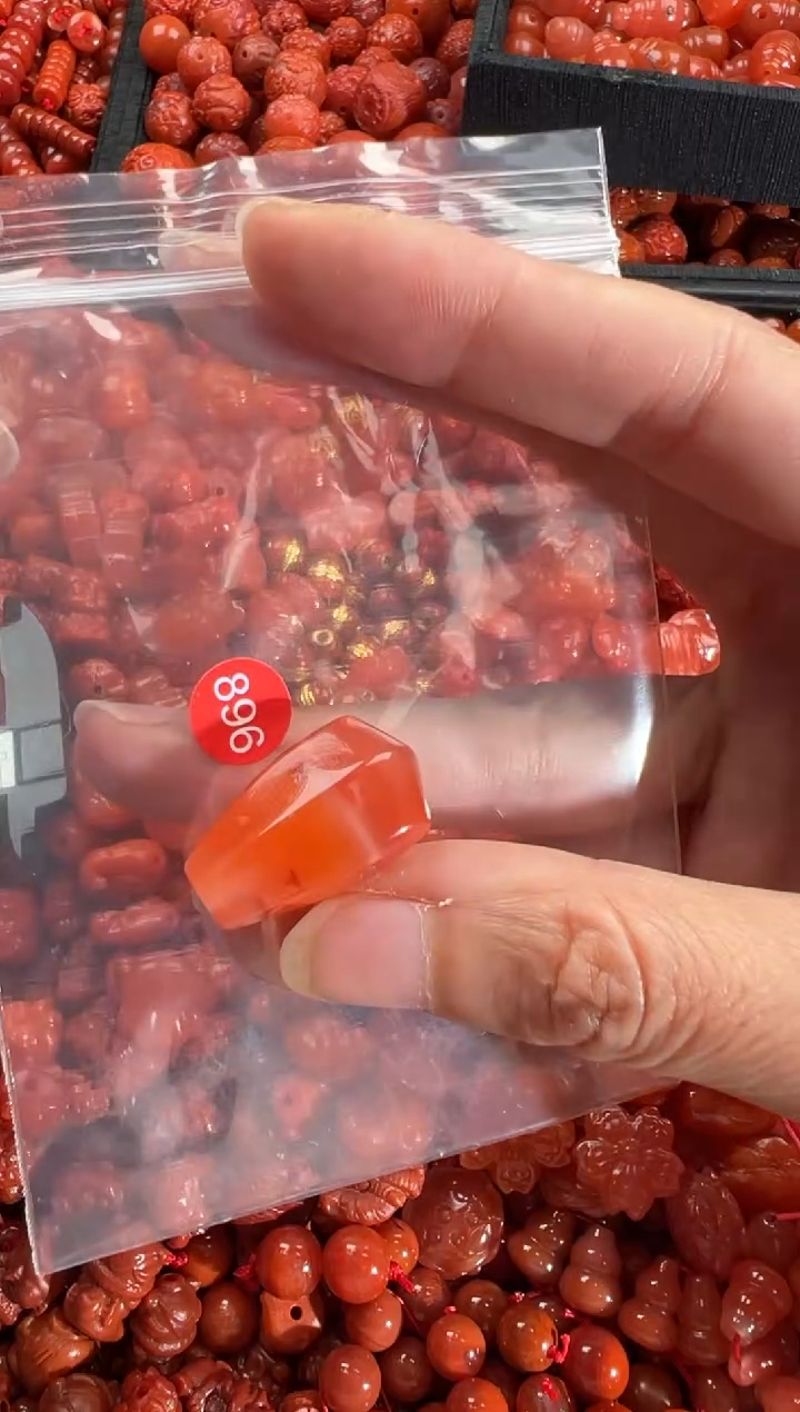 【闪购商品】南红玛瑙颈饰未镶嵌1