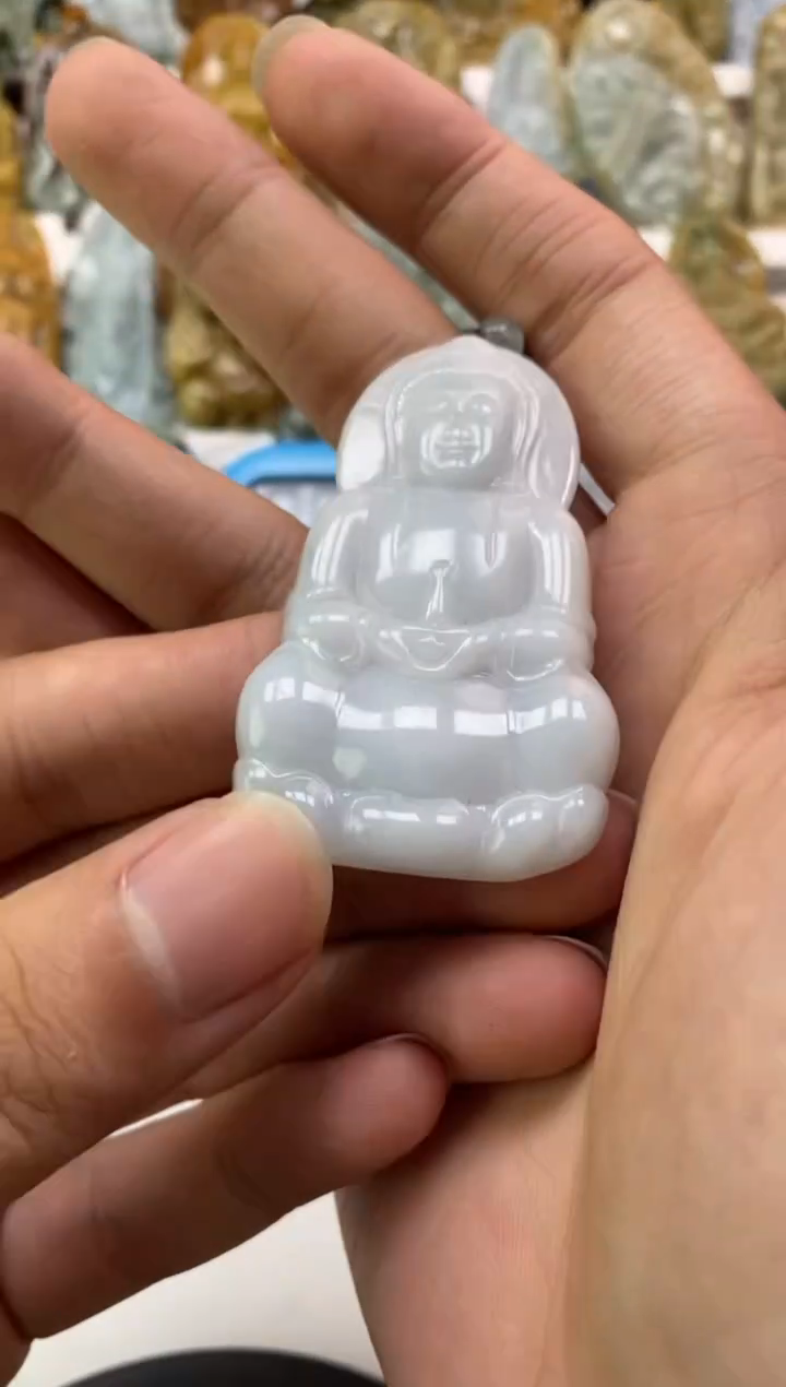 翡翠未镶嵌颈饰龙**里天然翡翠