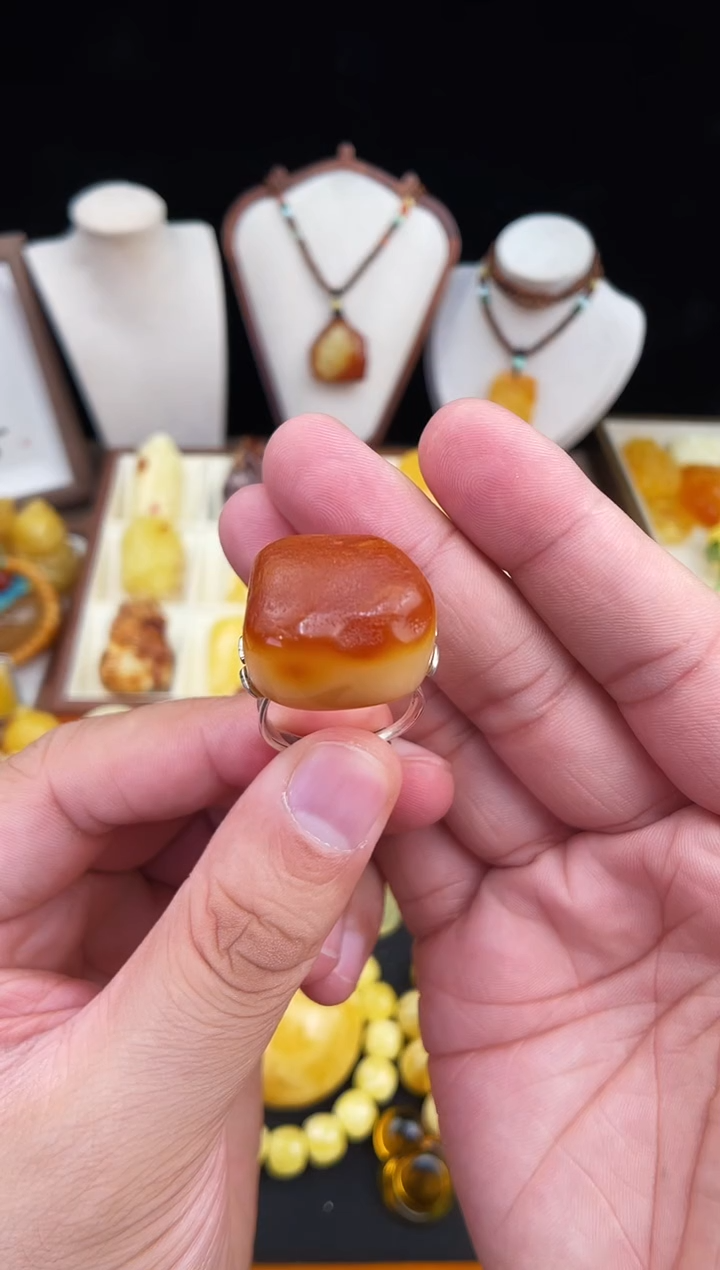 琥珀未镶嵌珠宝奇石柒月