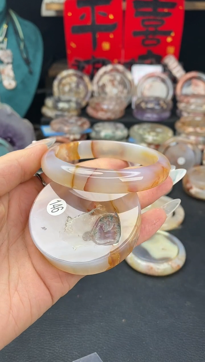 【闪购商品】石英质玉手镯（圆镯）未镶嵌59