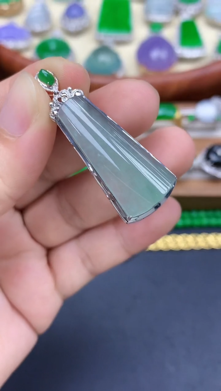 颈饰18K金镶嵌翡翠95-中国好珍宝