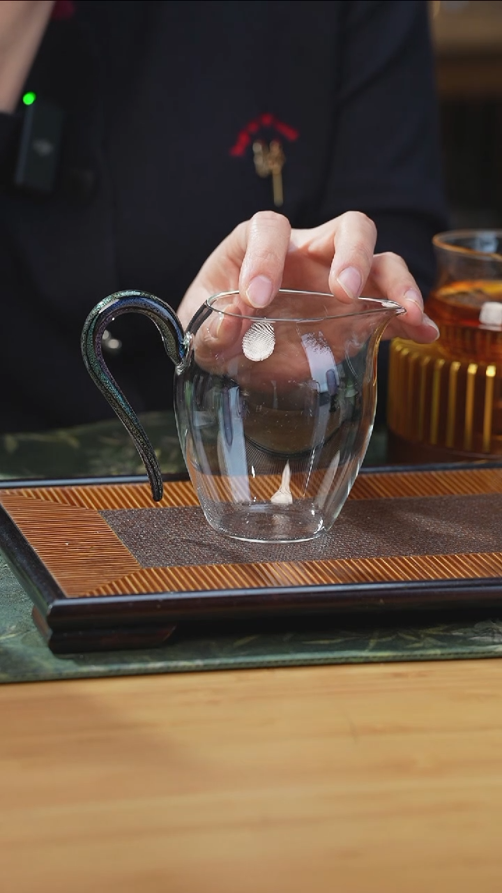 禾器悬空金蛋盅公道杯