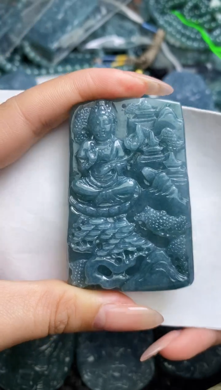 【闪购商品】翡翠颈饰未镶嵌          