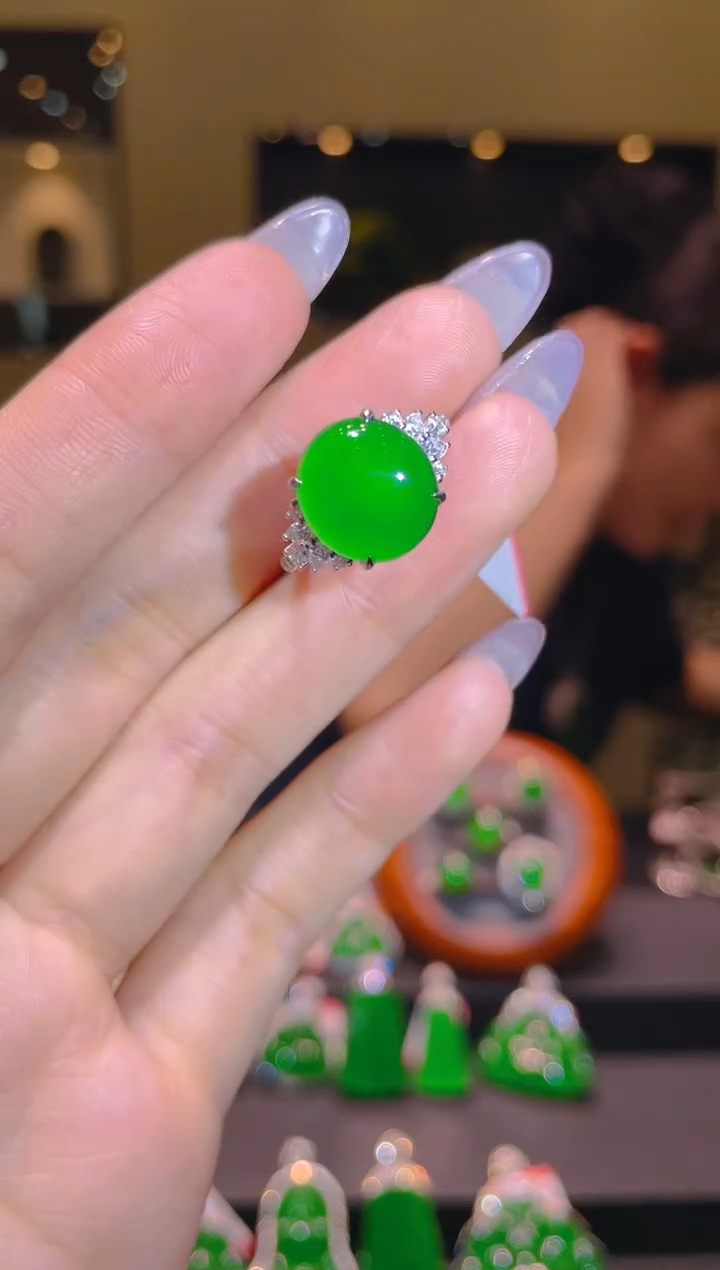 【闪购商品】翡翠18K金镶嵌吊坠(不含链)A28