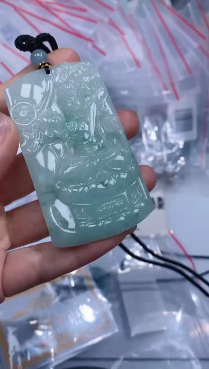 颈饰未镶嵌翡翠吊坠