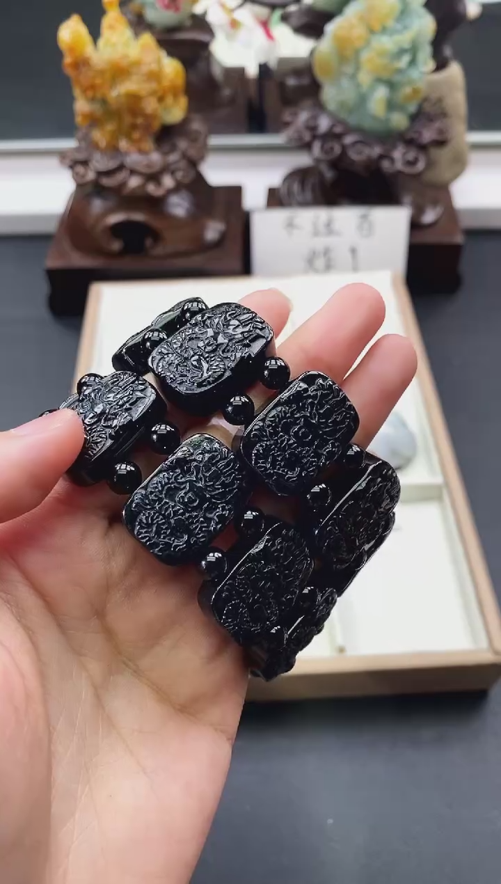 颈饰未镶嵌翡翠天然缅甸A货翡翠随机发一件