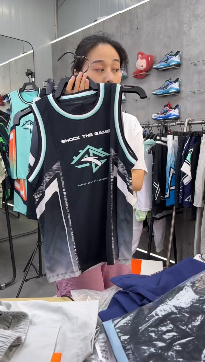 安踏儿童衣服尺码 ：150