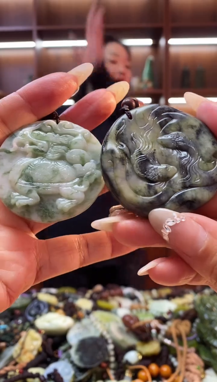 未镶嵌岫玉吊坠拍一发二