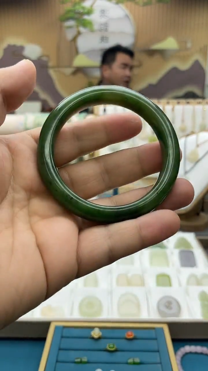 未镶嵌手镯和田玉（碧玉）约卡58圈口