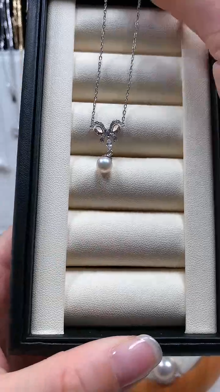 【闪购商品】海水珍珠颈饰银S925镶嵌海水珍珠灵动蝴蝶套链