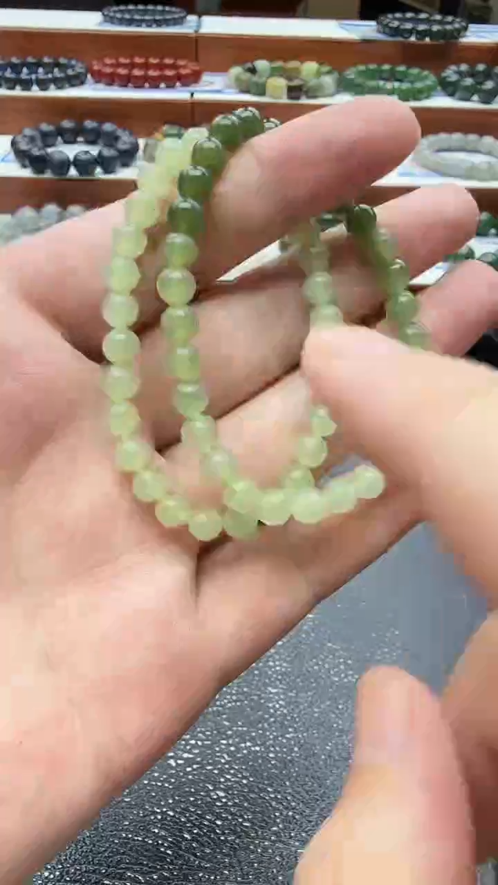 未镶嵌手串和田玉渐变卡6精品手串【拍一送一】