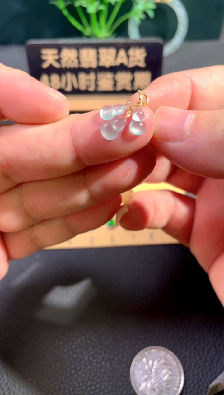 颈饰18K金镶嵌翡翠翡翠