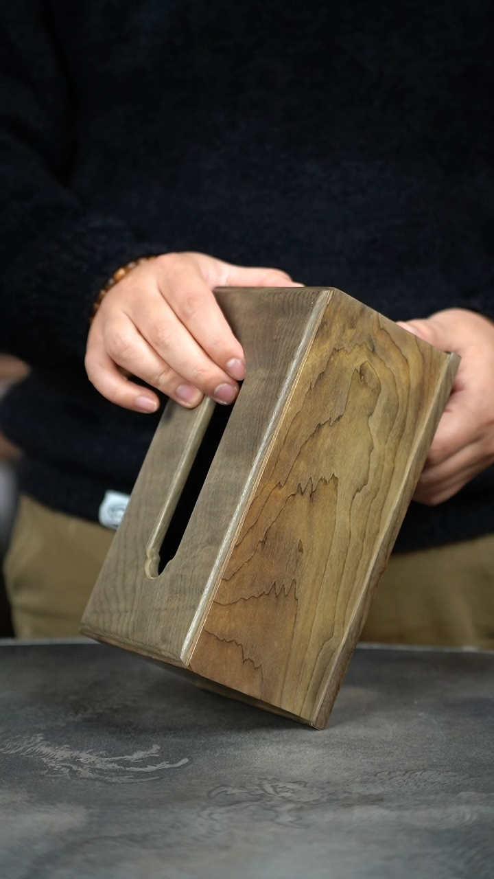 【闪购商品】金丝楠木雕920号阴沉满花原木款纸巾盒