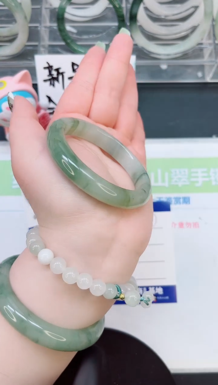 【闪购商品】石英质玉手镯未镶嵌a290