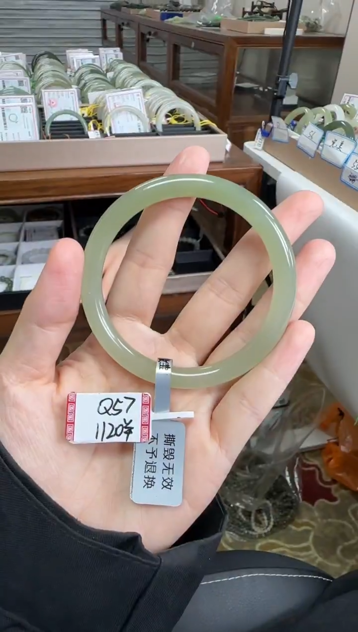 未镶嵌手镯和田玉57