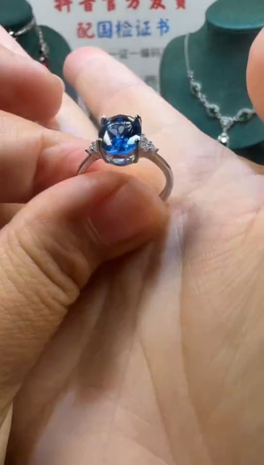 戒指蓝宝石18K金镶嵌1