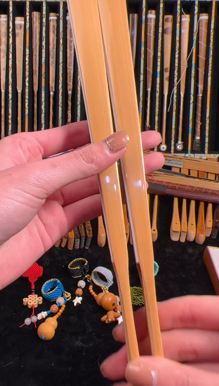 【闪购商品】扇子胡五一新玉鱼燕一对不带节折扇