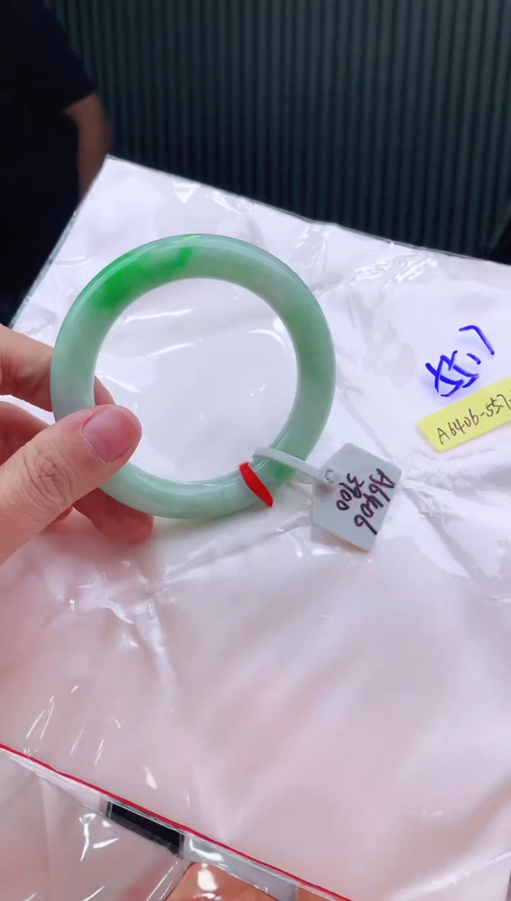 未镶嵌手镯翡翠55+