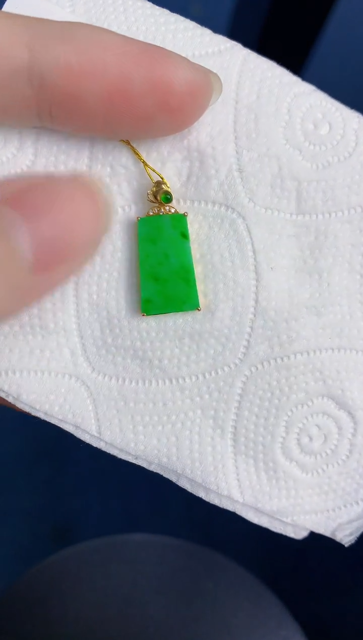 颈饰18K金镶嵌翡翠天然翡翠缅甸A货