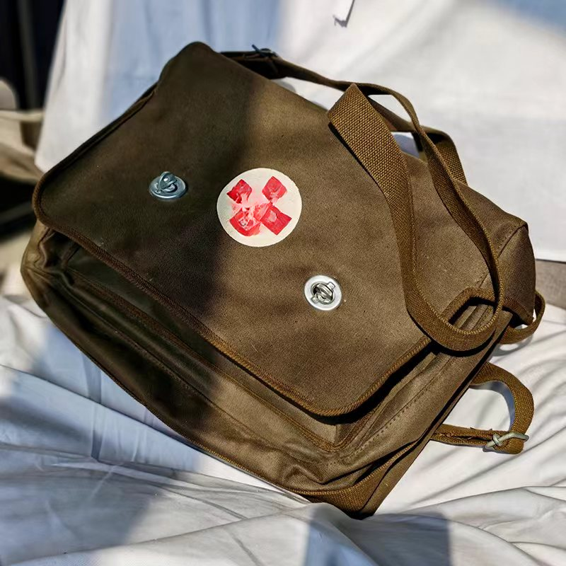 老式挎包 户外防水包 土黄包 户外 单人包 爬山包