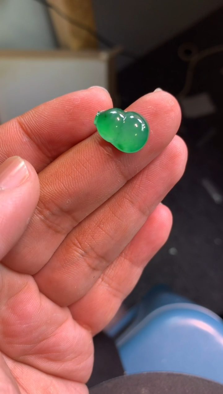 【闪购商品】翡翠颈饰未镶嵌葫芦