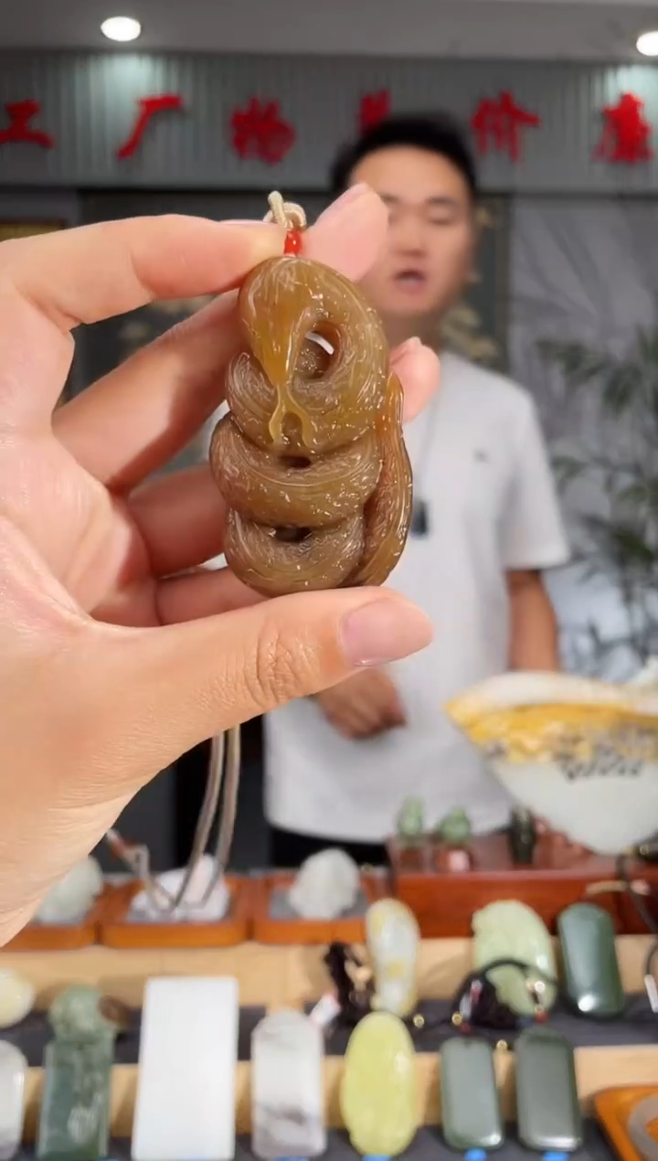 和田玉未镶嵌颈饰1