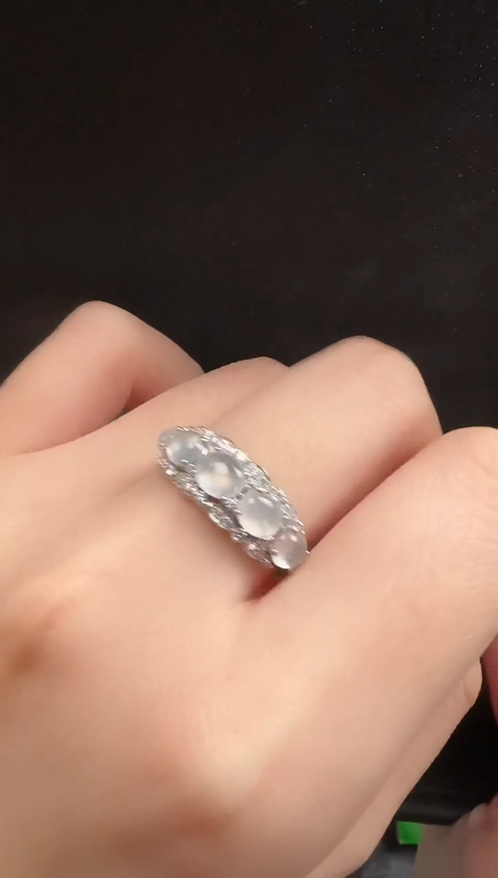 18K金镶嵌戒指翡翠001蛋面一只