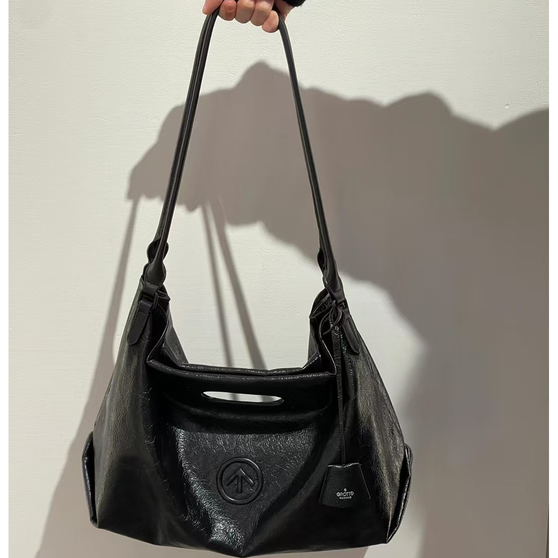 Amber同款新款箭头托特包大容量通勤包包时尚牛皮包单肩手提斜挎