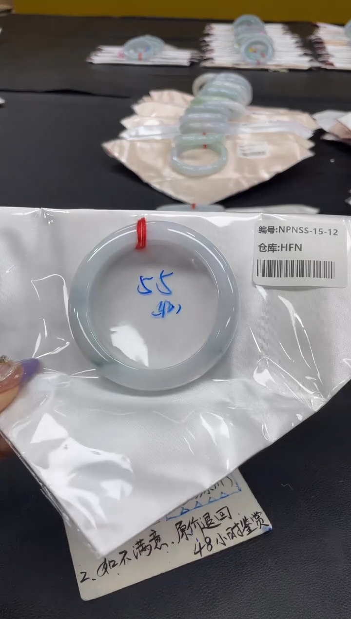 未镶嵌手镯翡翠翡翠手镯