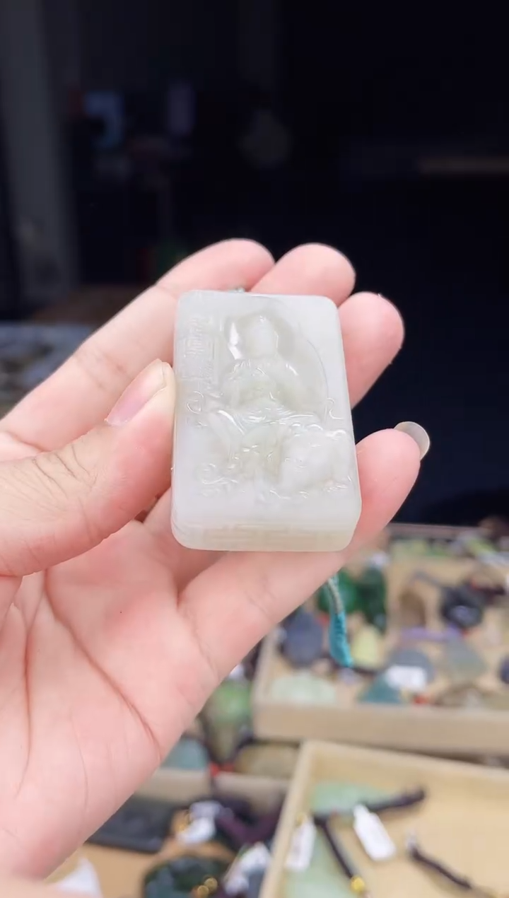 颈饰未镶嵌和田玉1