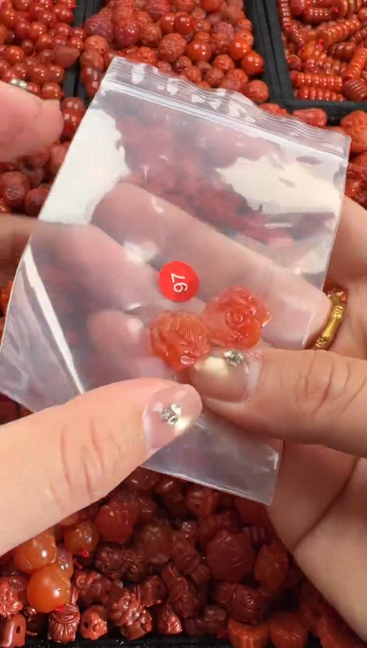 【闪购商品】南红玛瑙合金颈饰1