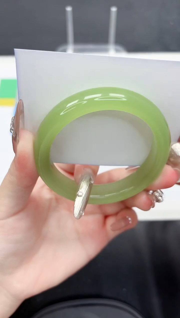 【闪购商品】石英质玉手镯未镶嵌3-56.1