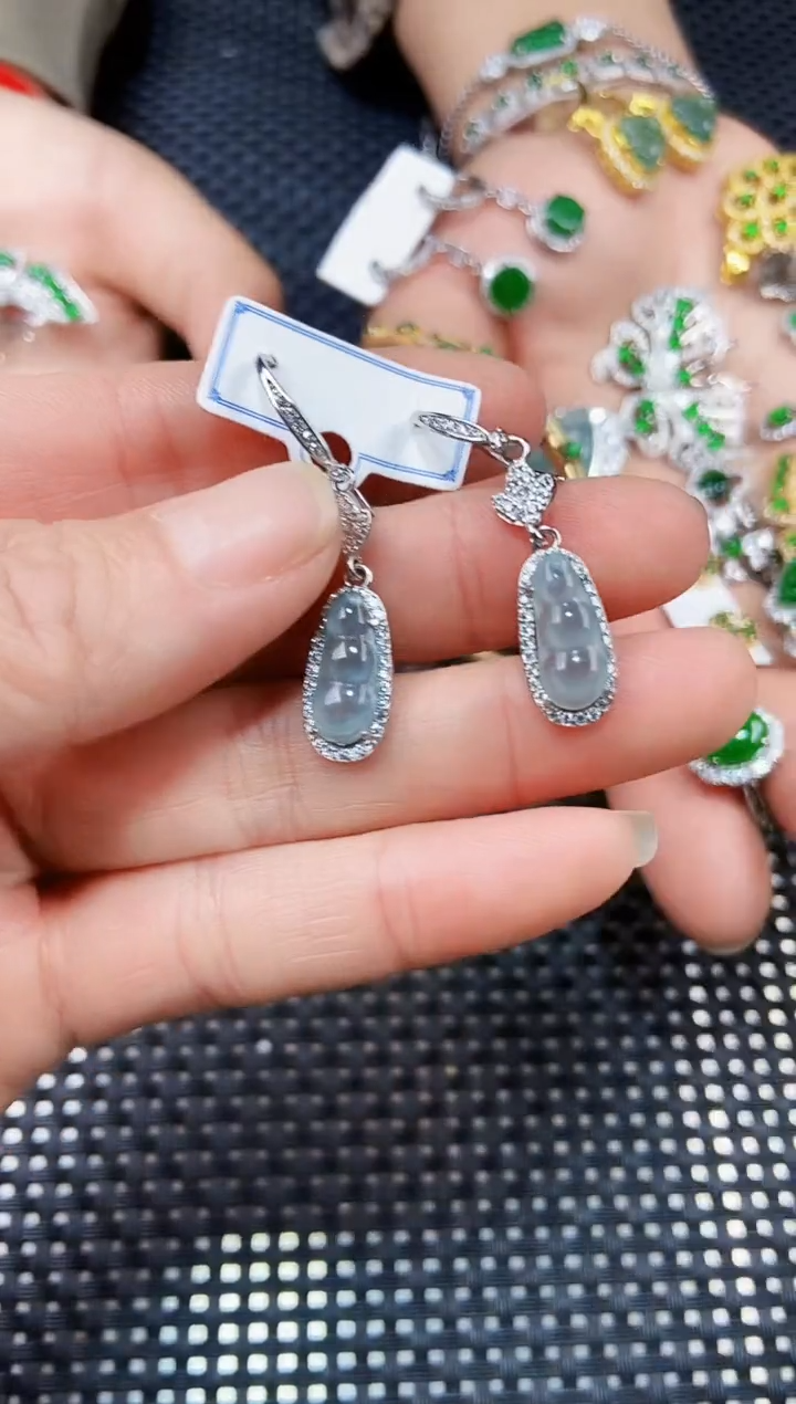 【闪购商品】翡翠耳饰未镶嵌11111111111