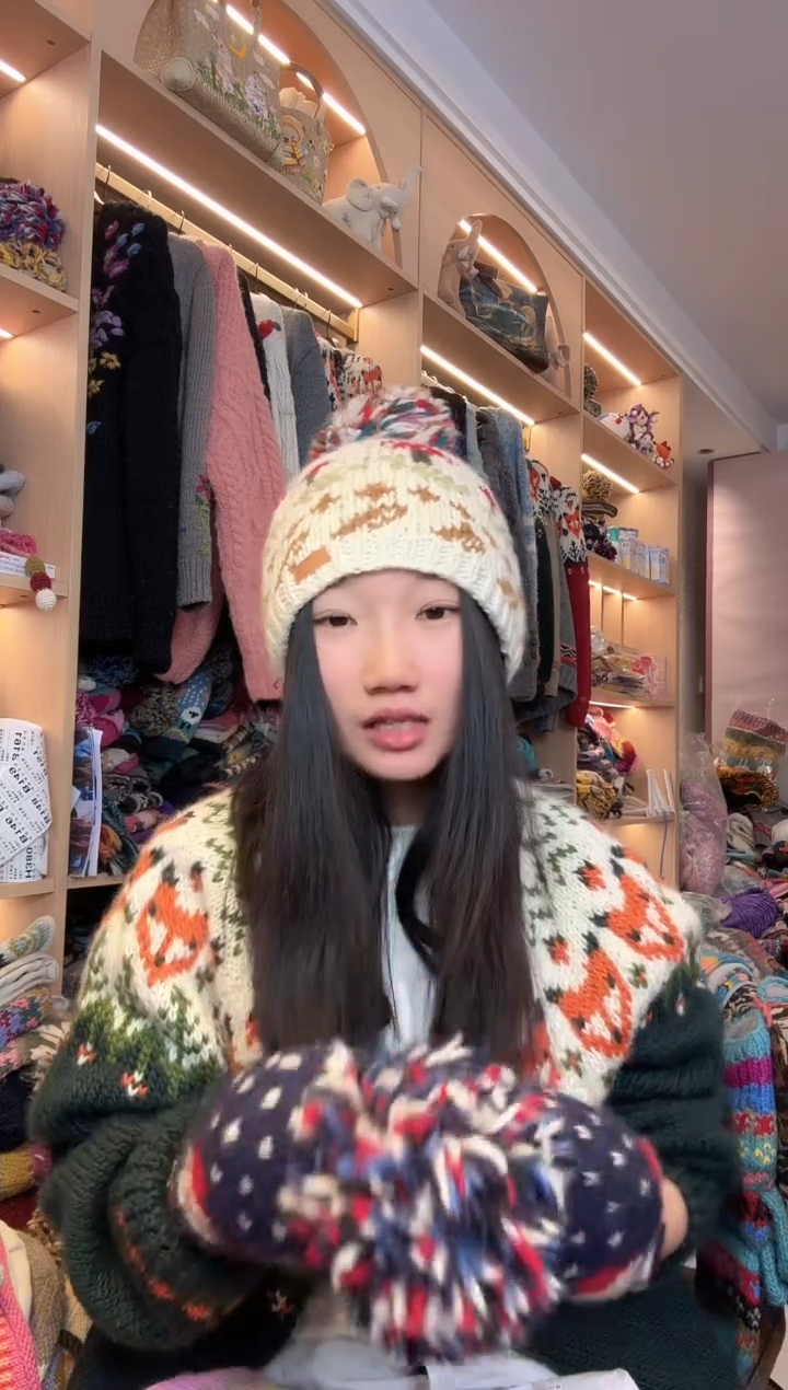 羊毛美丽如白色蘑菇帽
