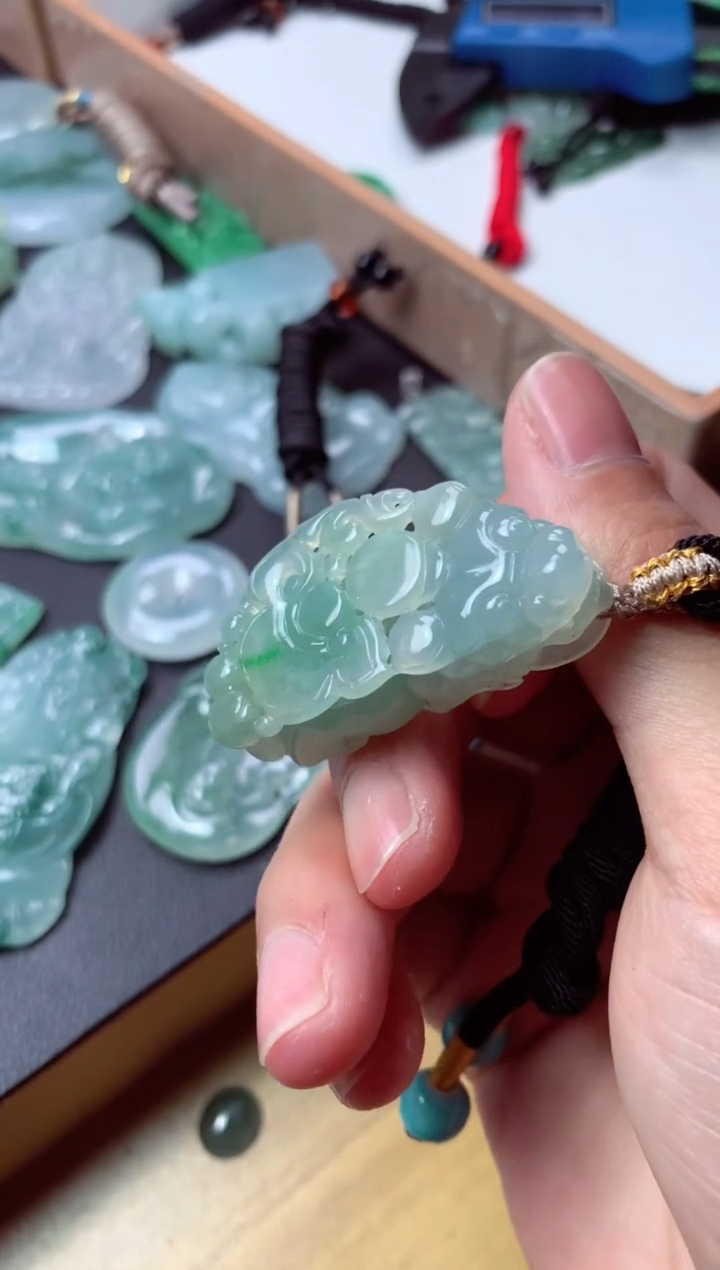 【闪购商品】翡翠颈饰未镶嵌天然翡翠